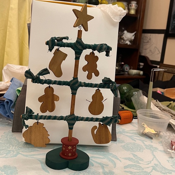 Hand Made Wooden Christmas Tree w Ornaments - Picture 2 of 11